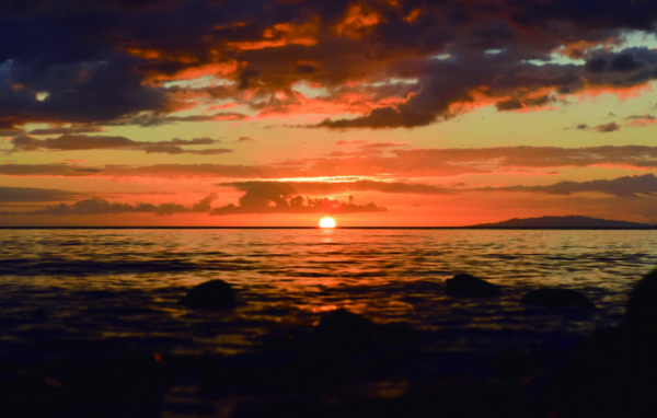 画像：11・12月レイテ島の夕陽